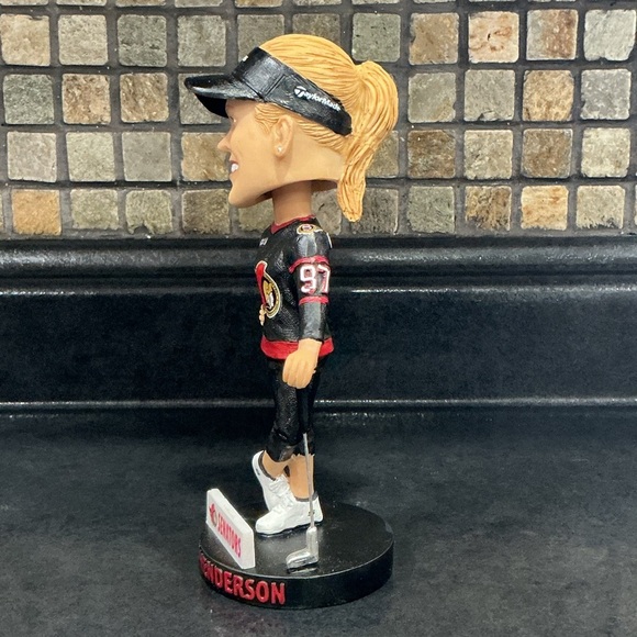 Brooke Henderson golfer, limited edition Senators Bobblehead Figurine -Black Red - Picture 2 of 4